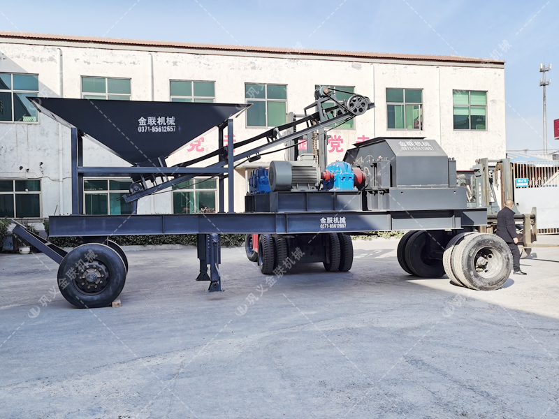 2PG1200x800移動式對輥制砂機(jī)設(shè)備發(fā)貨圖片