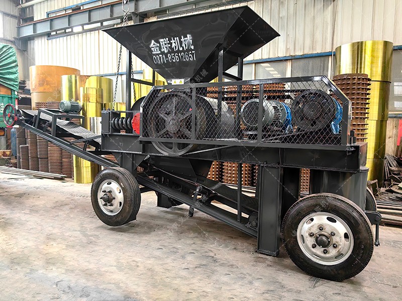 對輥細(xì)碎機_小型細(xì)碎對輥機,新型制砂細(xì)碎機生產(chǎn)視頻/型號圖片